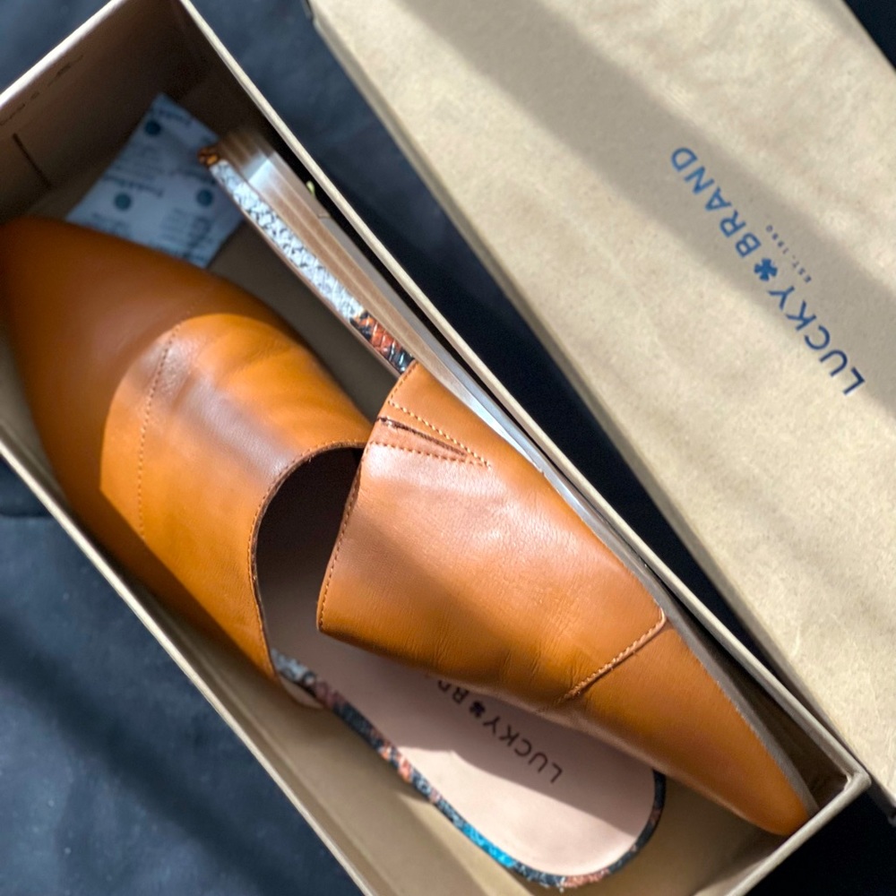 Womens Lucky Brand Mules in Macaroon 8.5